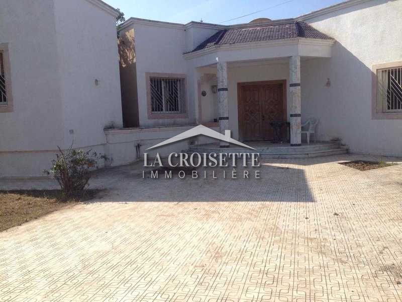 Villa à vendre à La Soukra 